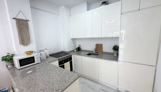 Resale - Apartment - Orihuela Costa - La Zenia