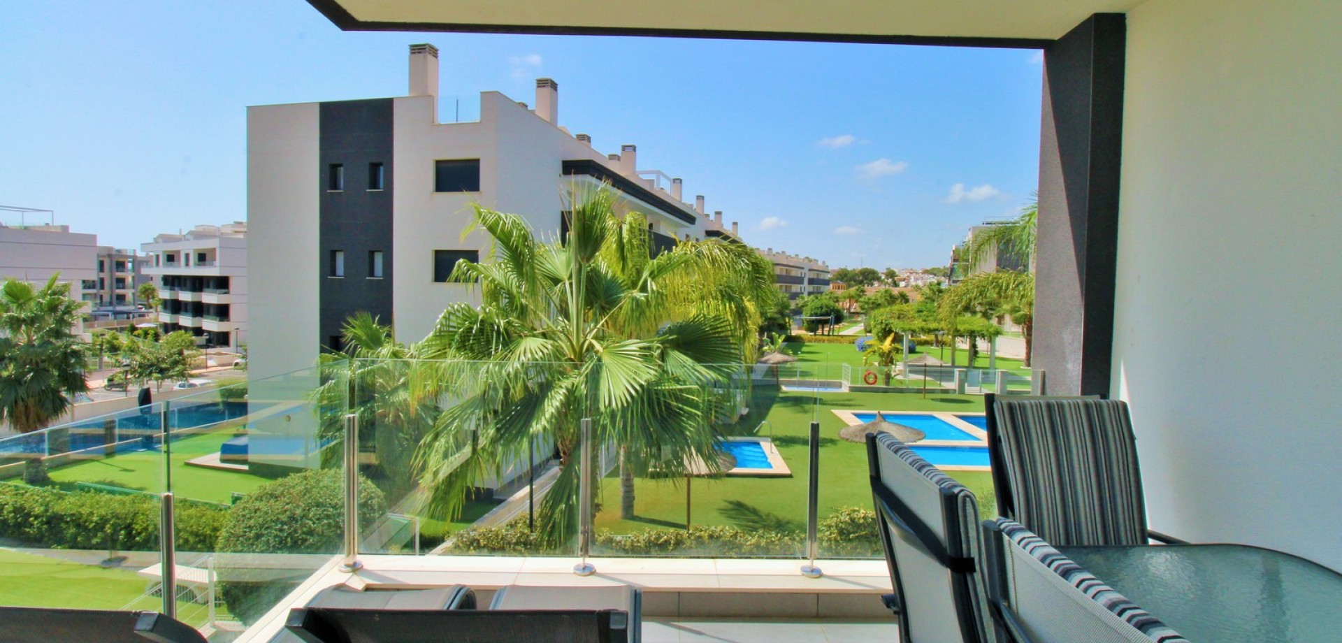 Apartment in Villamartin - Image 2