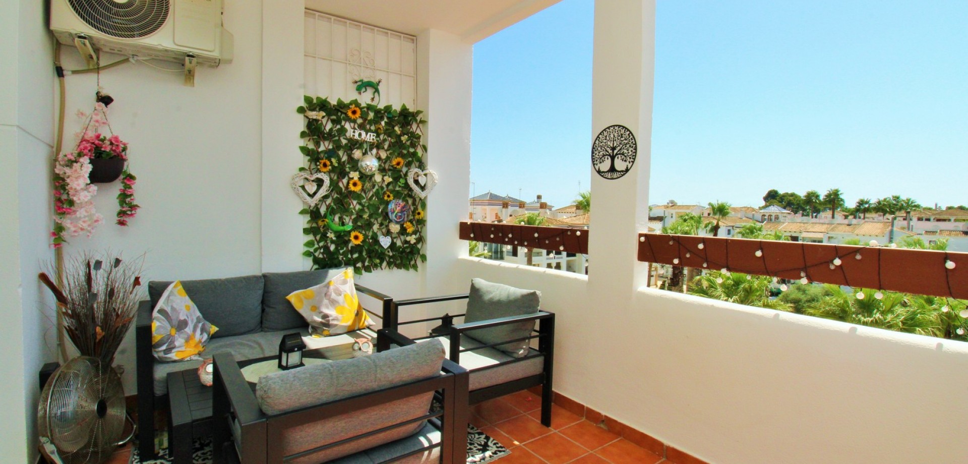 Apartment in Villamartin - Image 2