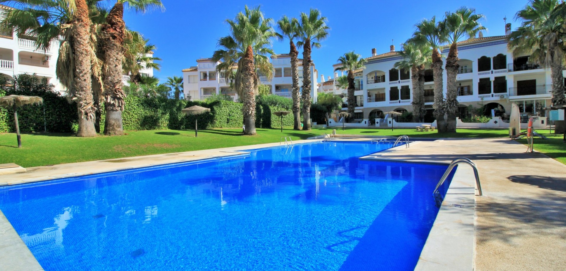 Apartment in Villamartin - Image 3