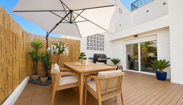 Resale - Semi Detached Villa - Orihuela Costa - Punta Prima