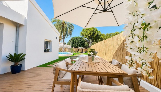 Resale - Semi Detached Villa - Orihuela Costa - Punta Prima