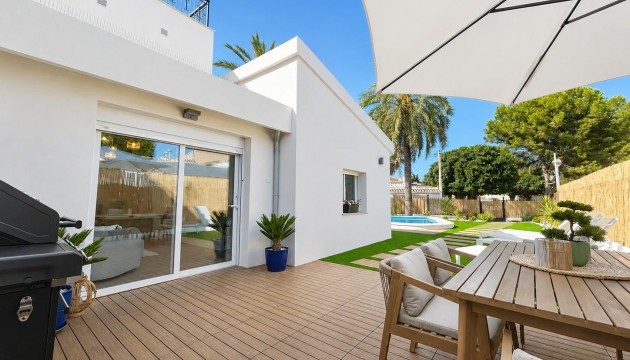 Resale - Semi Detached Villa - Orihuela Costa - Punta Prima