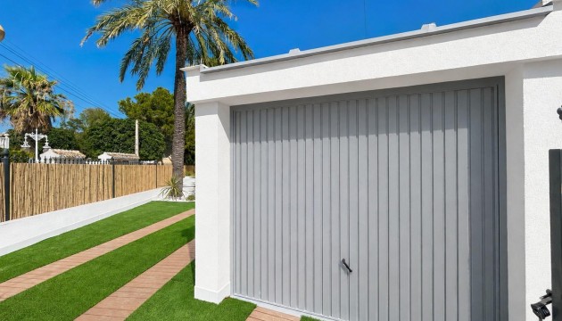 Resale - Semi Detached Villa - Orihuela Costa - Punta Prima