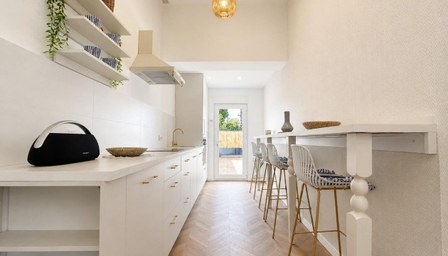 Resale - Semi Detached Villa - Orihuela Costa - Punta Prima