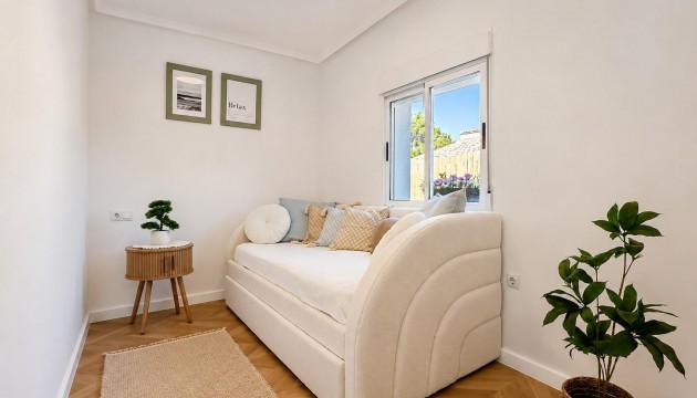 Resale - Semi Detached Villa - Orihuela Costa - Punta Prima