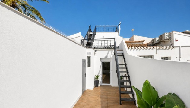 Resale - Semi Detached Villa - Orihuela Costa - Punta Prima