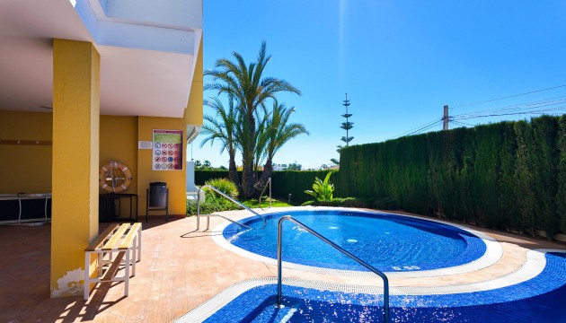 Resale - Apartment - Orihuela Costa - Villamartín