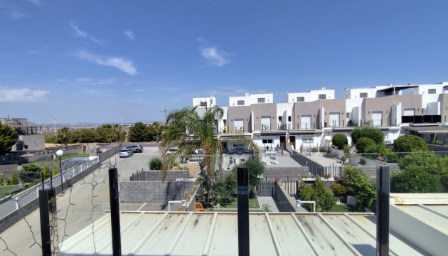 Перепродажа - Таунхаус - Torrevieja