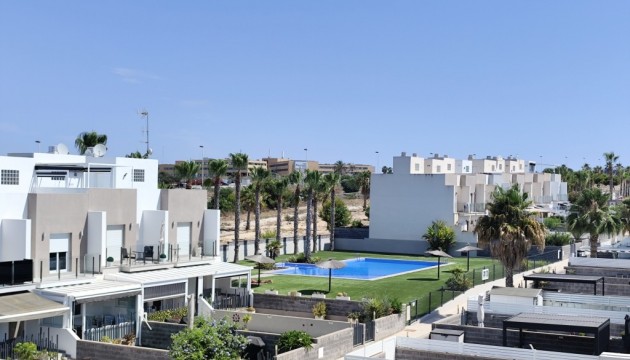 Перепродажа - Таунхаус - Torrevieja