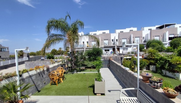 Перепродажа - Таунхаус - Torrevieja