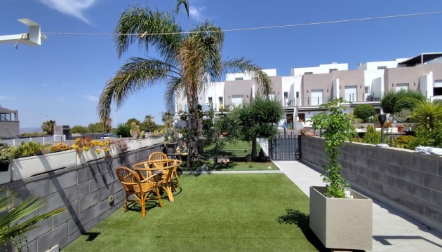 Перепродажа - Таунхаус - Torrevieja