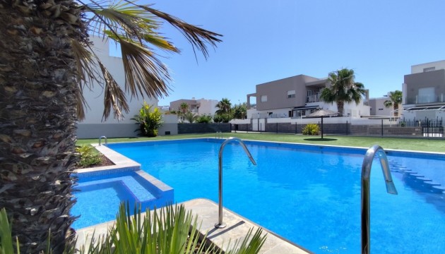 Перепродажа - Таунхаус - Torrevieja