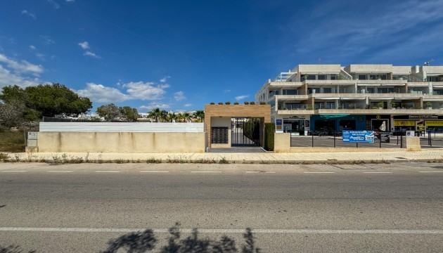 Resale - Apartment - Orihuela Costa - Villamartín