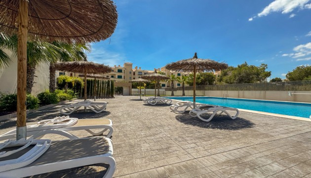 Resale - Apartment - Orihuela Costa - Villamartín