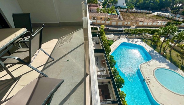 Resale - Apartment - Orihuela Costa - Campoamor
