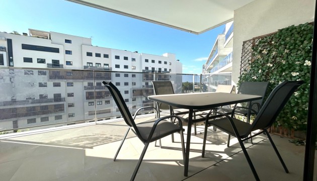 Resale - Apartment - Orihuela Costa - Campoamor