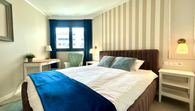 Resale - Apartment - Orihuela Costa - Campoamor