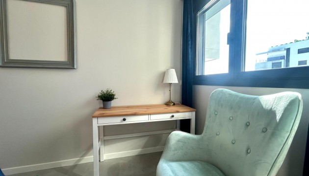 Resale - Apartment - Orihuela Costa - Campoamor