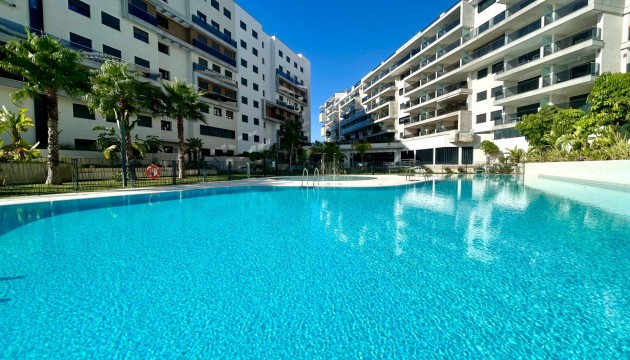 Resale - Apartment - Orihuela Costa - Campoamor