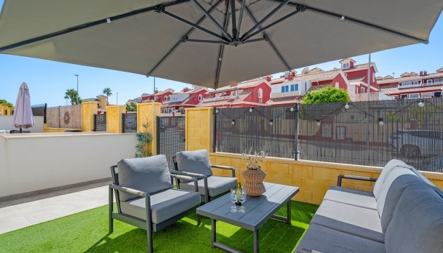 Resale - Apartment - Orihuela Costa - Villamartín