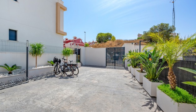 Resale - Apartment - Orihuela Costa - Villamartín