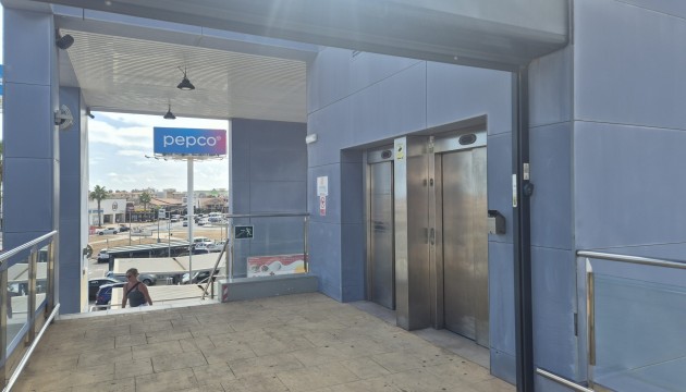 Resale - Commercial - Orihuela Costa - La Zenia