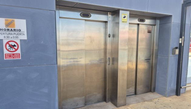Resale - Commercial - Orihuela Costa - La Zenia
