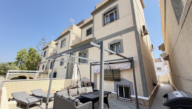 Resale - Detached Villa - Orihuela Costa - Villamartín