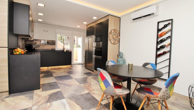 Resale - Detached Villa - Orihuela Costa - Villamartín