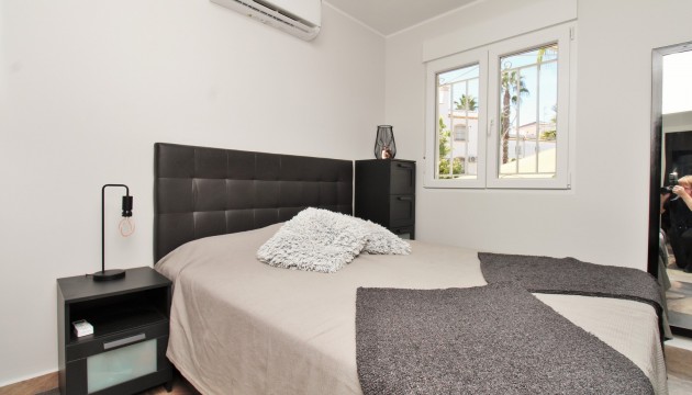 Resale - Detached Villa - Orihuela Costa - Villamartín