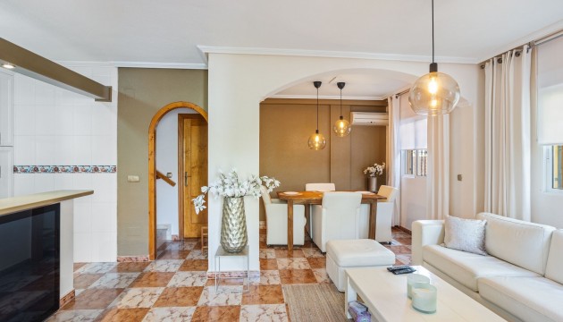 Wiederverkauf - Semi Detached Villa - Orihuela Costa - Lomas de Cabo Roig