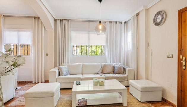 Wiederverkauf - Semi Detached Villa - Orihuela Costa - Lomas de Cabo Roig