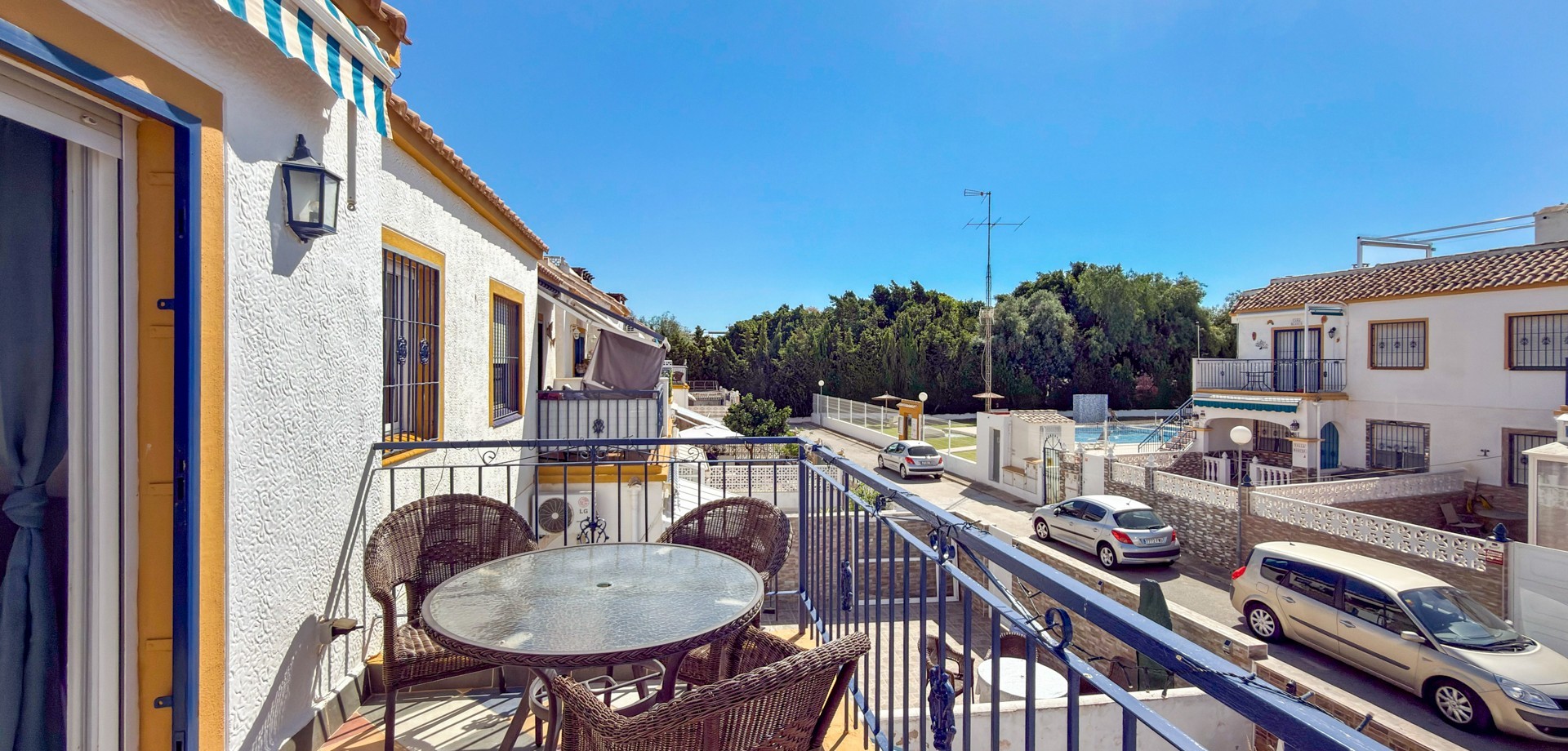 Apartment in Torrevieja - Image 2