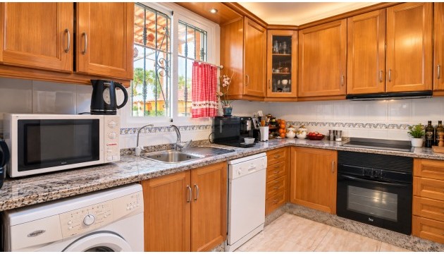 Перепродажа - деревенский дом - Orihuela