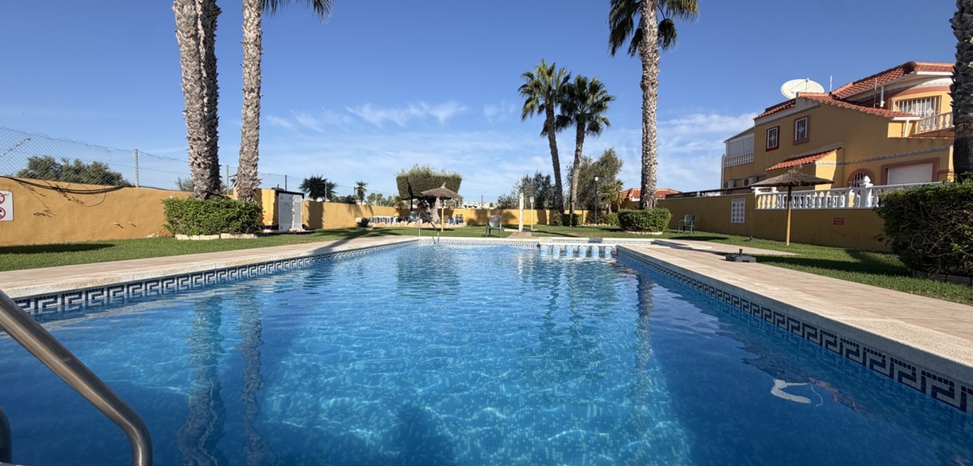 Apartment in Cabo Roig - Image 2