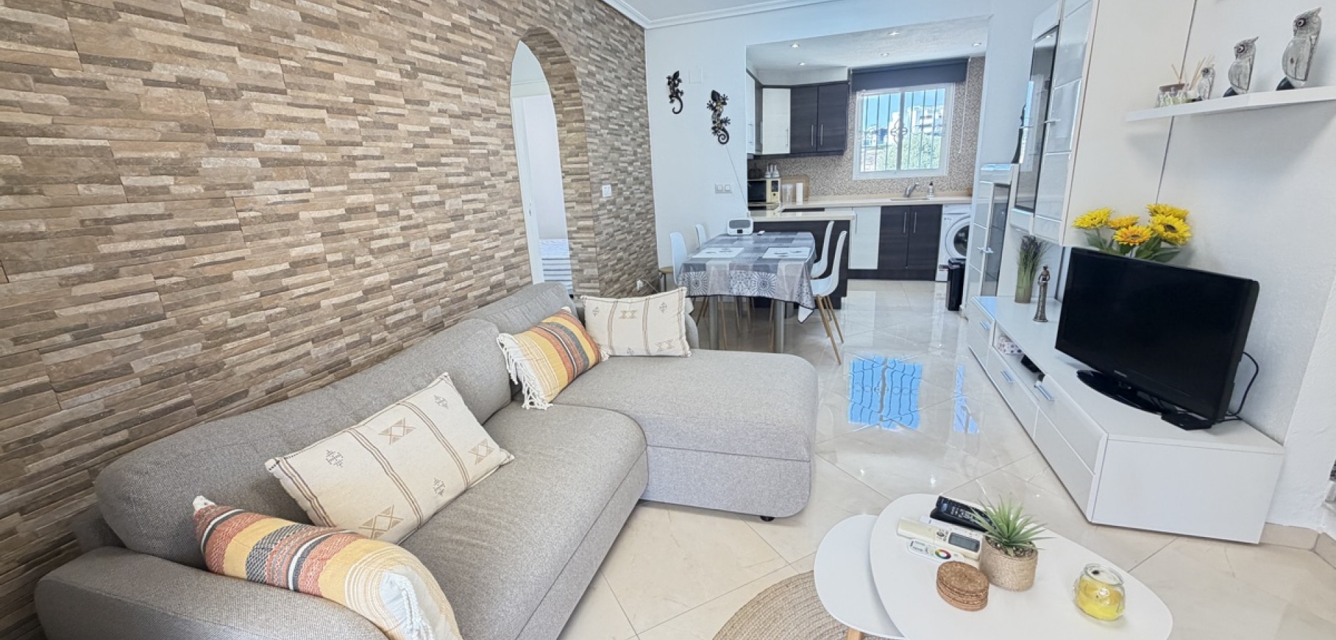 Apartment in Cabo Roig - Image 3