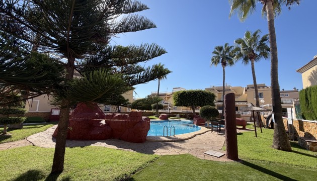 Odsprzedaż - Apartment - Orihuela Costa - Los Dolses