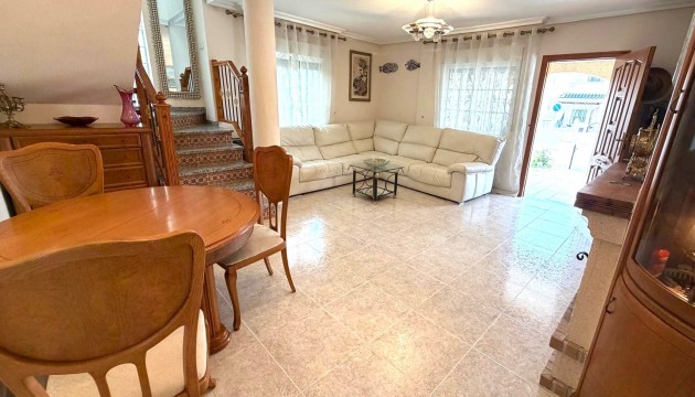 Videresalg - Detached Villa - Orihuela Costa - Villamartín