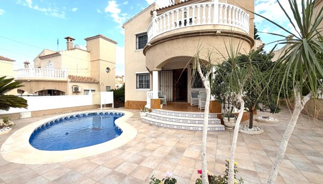 Videresalg - Detached Villa - Orihuela Costa - Villamartín