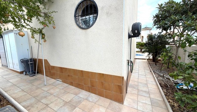 Videresalg - Detached Villa - Orihuela Costa - Villamartín