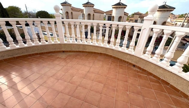 Videresalg - Detached Villa - Orihuela Costa - Villamartín
