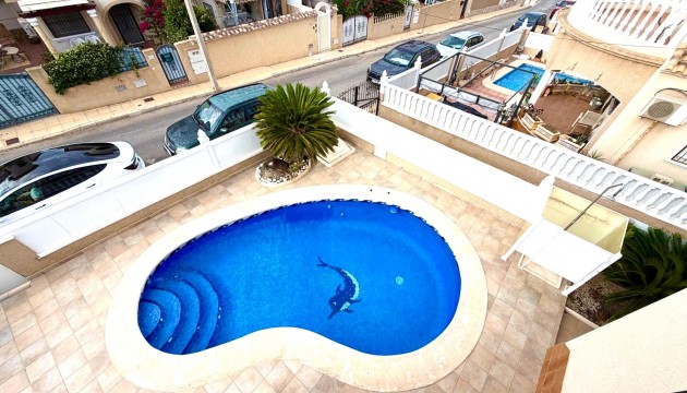 Videresalg - Detached Villa - Orihuela Costa - Villamartín
