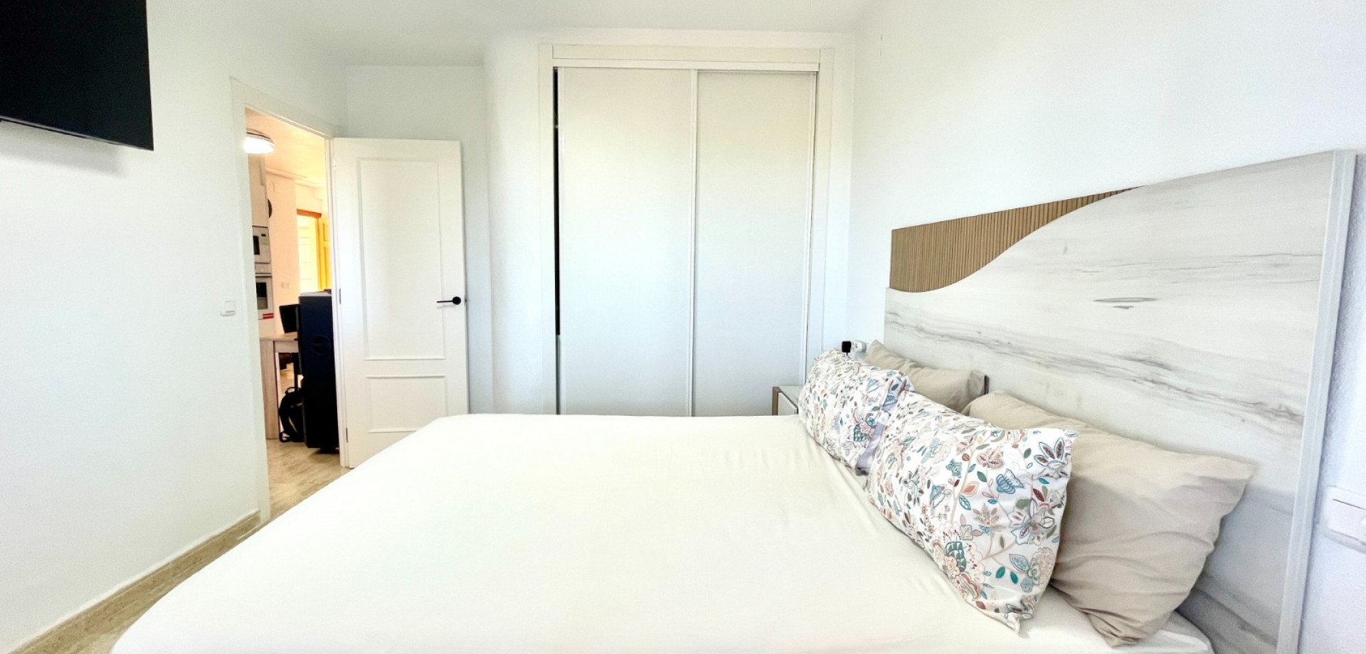 Apartment in Torrevieja - Image 2