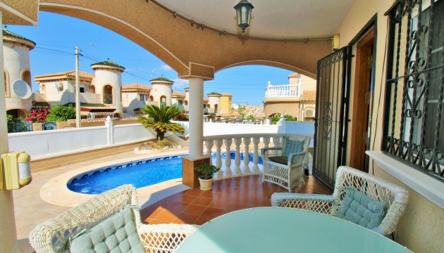 Videresalg - Detached Villa - Orihuela Costa - Villamartín