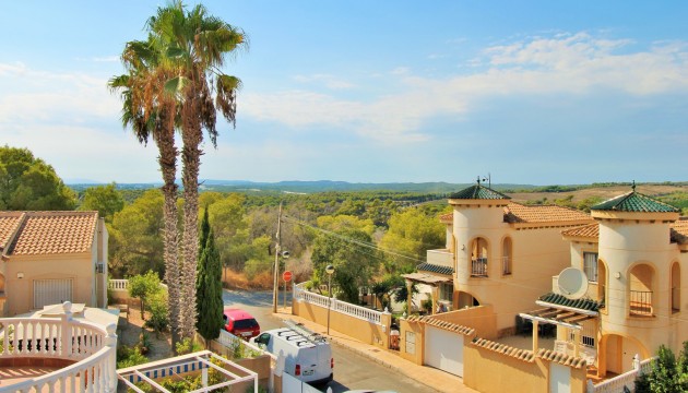 Videresalg - Detached Villa - Orihuela Costa - Villamartín