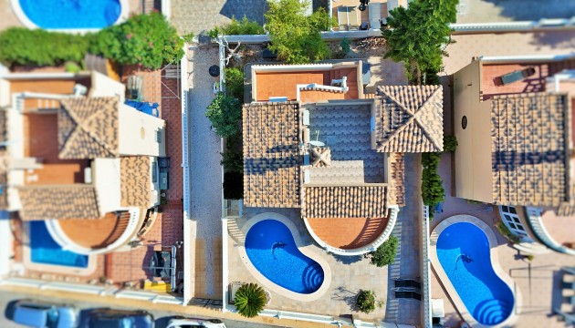 Videresalg - Detached Villa - Orihuela Costa - Villamartín