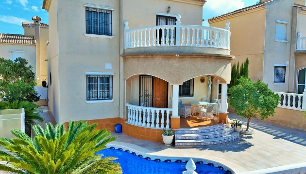 Videresalg - Detached Villa - Orihuela Costa - Villamartín