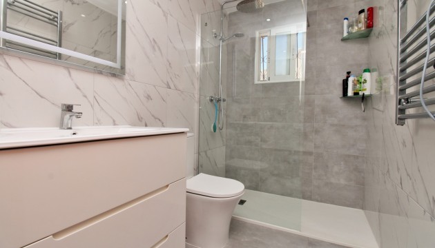 Videresalg - Detached Villa - Orihuela Costa - Villamartín