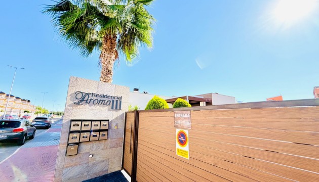 Resale - Semi Detached Villa - Los Montesinos